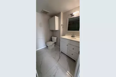 17600 NW 68th Ave #B2002, Hialeah, FL 33015 - Photo 14