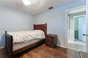 10100 SW 50th Ct, Cooper City, FL 33328 - Photo 16