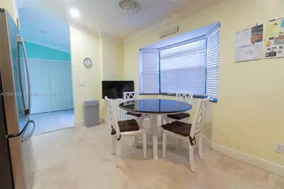 7674 NW 88th Ln, Tamarac, FL 33321 - Photo 8