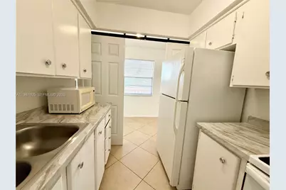 10 SE 9th Ave #6, Fort Lauderdale, FL 33301 - Photo 6