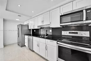 18041 Biscayne Blvd, Aventura, FL 33160 - Photo 2