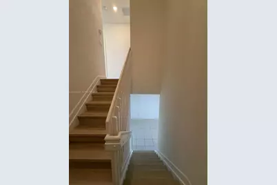 909 NE 211th St, Miami, FL 33179 - Photo 12