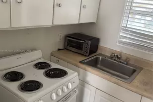 921 N 17th Ct, Hollywood, FL 33020 - Photo 8