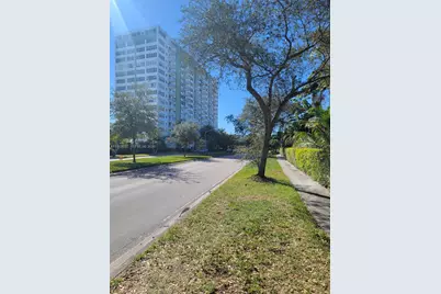 2005 Sans Souci Blvd #303, North Miami, FL 33181 - Photo 24