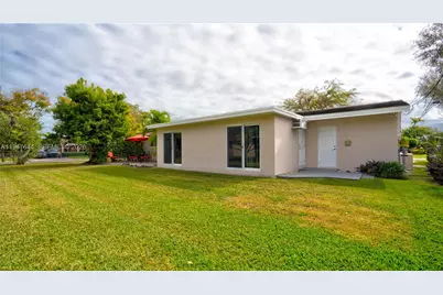 8955 SW 85th Ter, Miami, FL 33173 - Photo 12