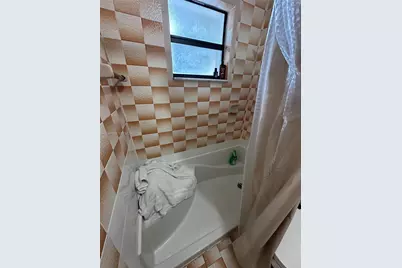 7546 NW 2nd Ter, Miami, FL 33126 - Photo 12