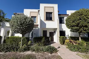 909 NE 211th St, Miami, FL 33179 - Photo 1