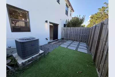 909 NE 211th St #909, Miami, FL 33179 - Photo 10