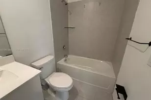 909 NE 211th St, Miami, FL 33179 - Photo 32