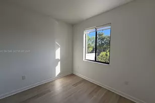 909 NE 211th St, Miami, FL 33179 - Photo 26