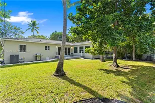 251 NE 44th St, Miami, FL 33137 - Photo 38