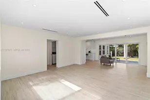 251 NE 44th St, Miami, FL 33137 - Photo 12