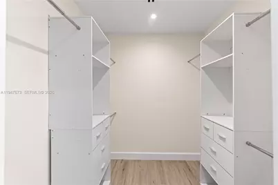251 NE 44th St #251, Miami, FL 33137 - Photo 34
