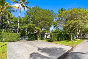 251 NE 44th St, Miami, FL 33137 - Photo 4
