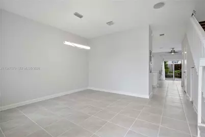 2747 SE 15th St, Homestead, FL 33035 - Photo 4