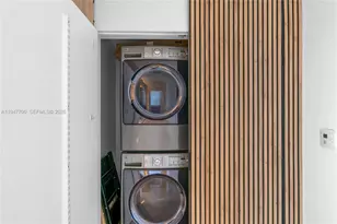 90 SW 3rd St, Miami, FL 33130 - Photo 32