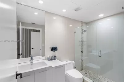 90 SW 3rd St #2204, Miami, FL 33130 - Photo 36