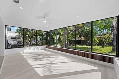 709 SW 4th Ct, Hallandale Beach, FL 33009 - Photo 28