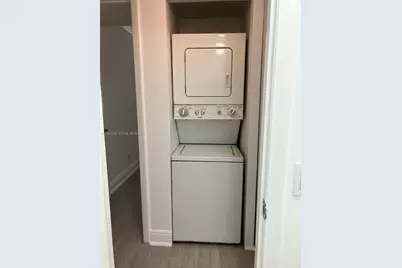 212 Lake Pointe Dr #207, Oakland Park, FL 33309 - Photo 10