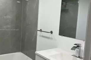 212 Lake Pointe Dr, Oakland Park, FL 33309 - Photo 12