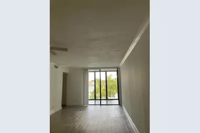 212 Lake Pointe Dr #207, Oakland Park, FL 33309 - Photo 6
