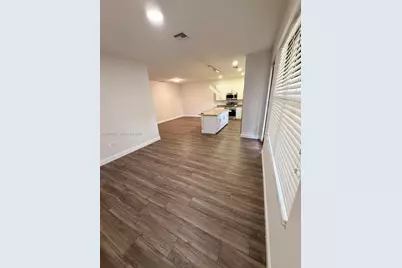 723 NE 193rd St, Miami, FL 33179 - Photo 16