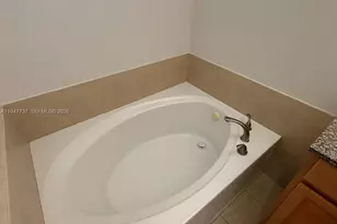 723 NE 193rd St, Miami, FL 33179 - Photo 12