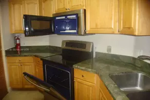 6276 NW 186th St, Hialeah, FL 33015 - Photo 6