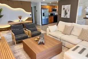 601 NW 10th St, Hallandale Beach, FL 33009 - Photo 1