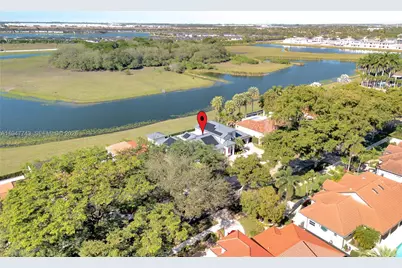 15560 NW 83rd Pl, Miami Lakes, FL 33016 - Photo 8