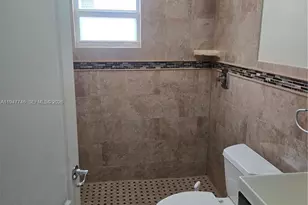 2749 W 73rd Pl, Hialeah, FL 33016 - Photo 14