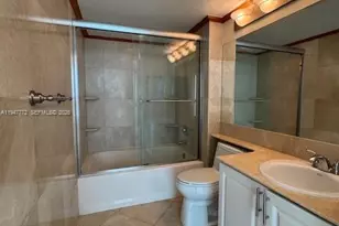 1155 Brickell Bay Dr, Miami, FL 33131 - Photo 16