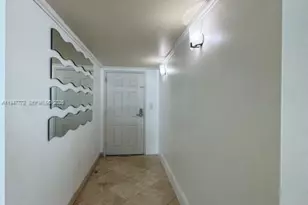 1155 Brickell Bay Dr, Miami, FL 33131 - Photo 20
