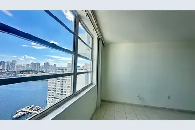 2750 NE 183rd St #2110, Aventura, FL 33160 - Photo 10