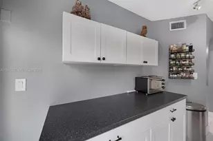 985 NE 33rd Terrace, Homestead, FL 33033 - Photo 10