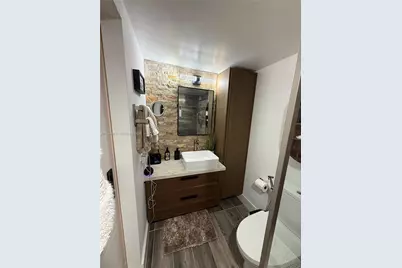 800 NE 195th St #409, Miami, FL 33179 - Photo 44