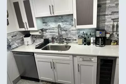 800 NE 195th St #409, Miami, FL 33179 - Photo 6