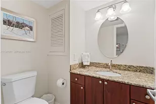 9500 N Hollybrook Lake Dr, Pembroke Pines, FL 33025 - Photo 18