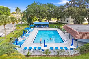 9500 N Hollybrook Lake Dr, Pembroke Pines, FL 33025 - Photo 24