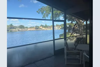 412 Briarwood Cir #2-23, Hollywood, FL 33024 - Photo 2