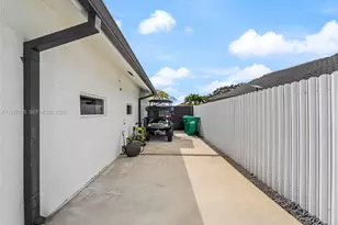 7753 NW 189th St, Hialeah, FL 33015 - Photo 28