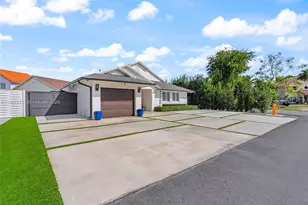 7753 NW 189th St, Hialeah, FL 33015 - Photo 2