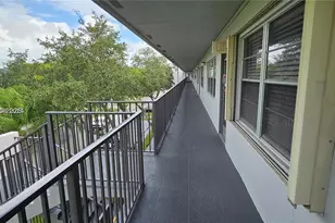 251 SW 132nd Way, Pembroke Pines, FL 33027 - Photo 1