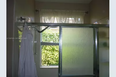 644 Conservation Dr, Weston, FL 33327 - Photo 16