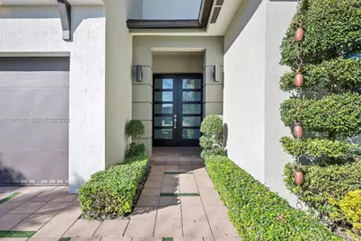 15722 NW 88th Ave, Miami Lakes, FL 33018 - Photo 4
