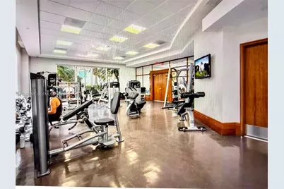 1050 Brickell Ave #1816, Miami, FL 33131 - Photo 6