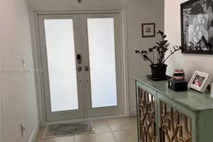 747 SW 6th St, Hallandale Beach, FL 33009 - Photo 8