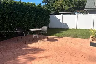 747 SW 6th St, Hallandale Beach, FL 33009 - Photo 30