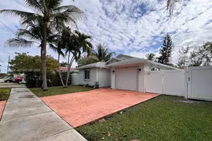 747 SW 6th St, Hallandale Beach, FL 33009 - Photo 2