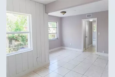 1051 NW 63rd St, Miami, FL 33150 - Photo 20